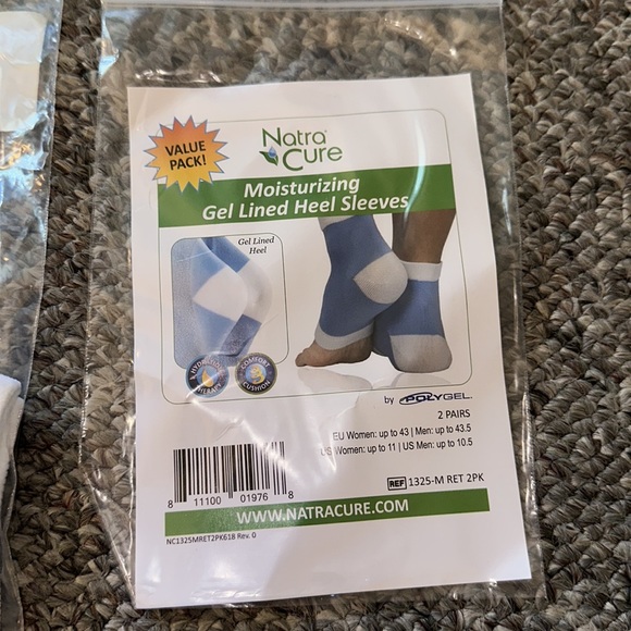 👙NatraCure Moisturizing Gel Lined Heel Sleeves - Picture 2 of 5
